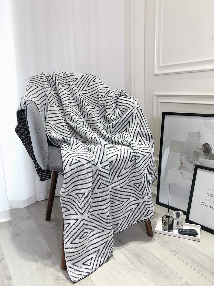 Filippa - Reversible Knitted Blanket