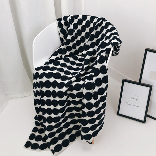 Emelie - Reversible Knitted Blanket